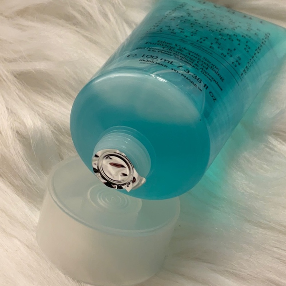 AVANT SKINCARE BLUE VOLCANIC STONE PURIFYING AND ANTIOXIDISING CLEANING GEL - Picture 2 of 2